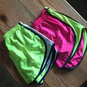 NIKE TEMPO SHORTS WOMEN (M)